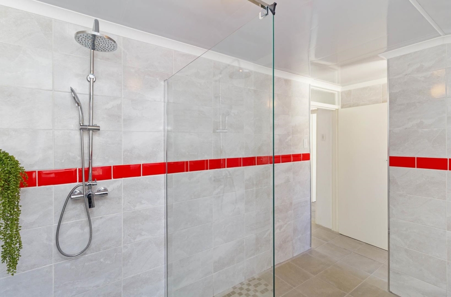 3 Bedroom Property for Sale in Zonnebloem Western Cape